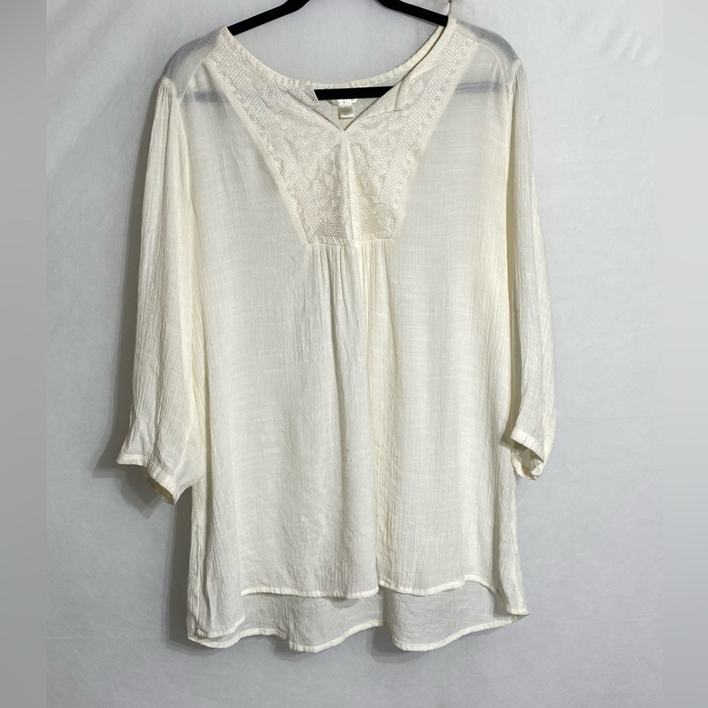 Krazy Kat Cream tunic Lg Blouse 64% rayon 36 polyester made in China cream color